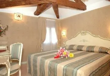 Antica Al Gambero Hotell 3*